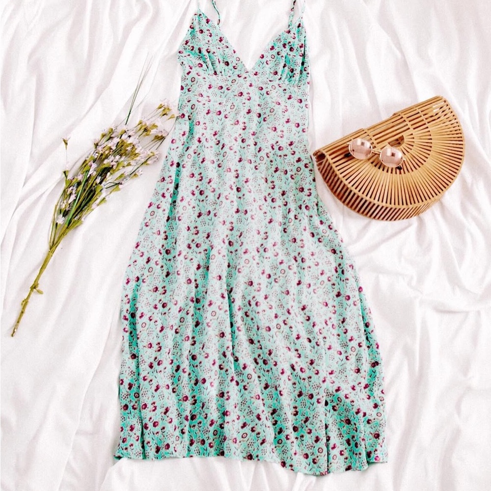 Chic Floral Midi Dress in Green and Pink